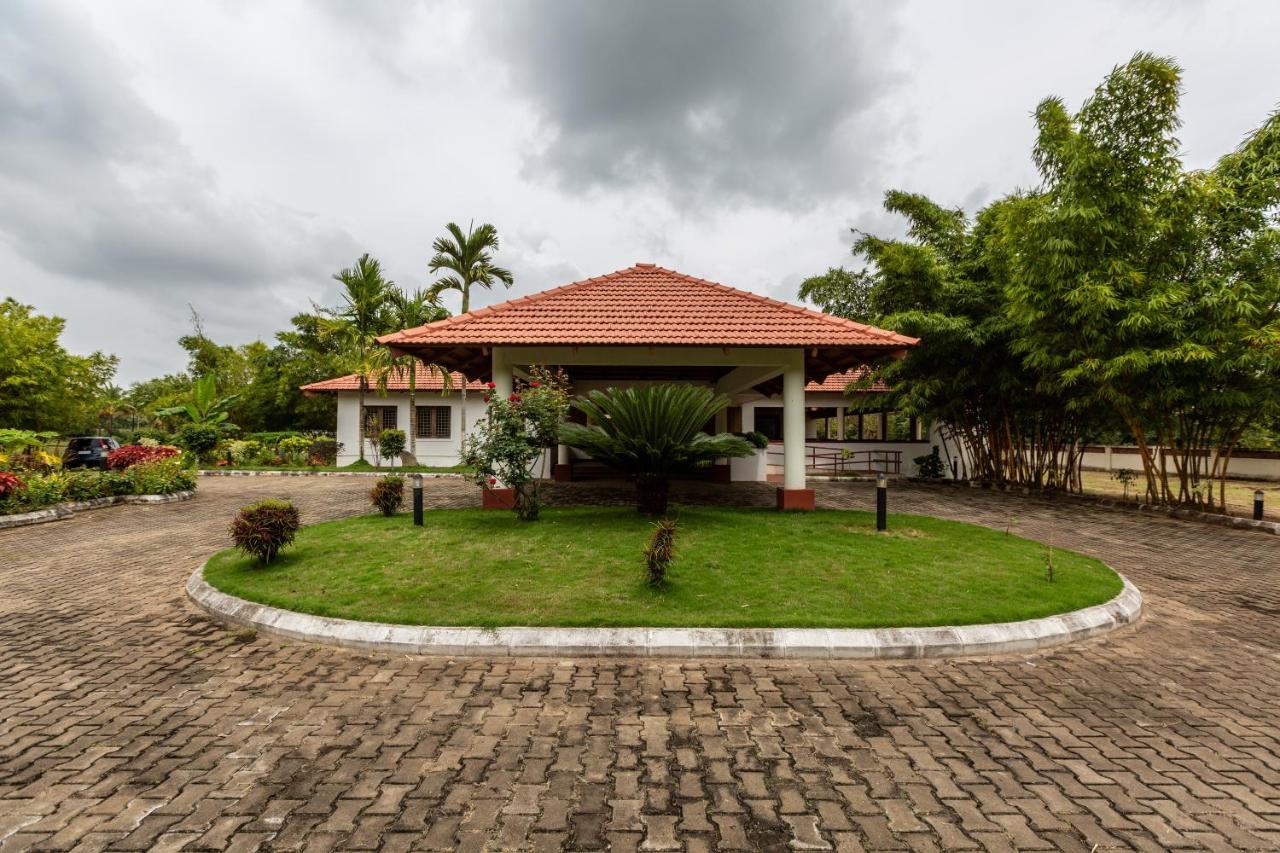 Kstdc Hotel Mayura Yagachi, Belur Belur  エクステリア 写真